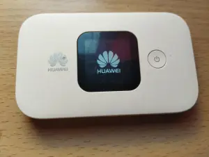 Мобильный роутер E5577