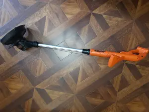 Триммер аккумуляторный BLACK+DECKER ST182320, 2 АКБ