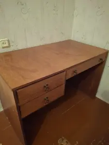 Стол письменный даром срочно 