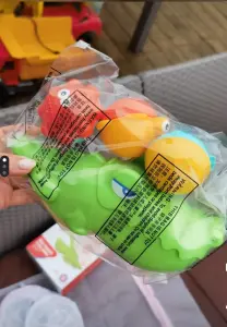 Детская игрушка, крокодильчик