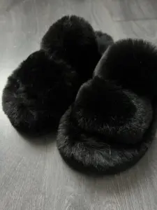 Пушистые домашние тапочки
