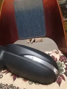 Правое наружное зеркало лады веста