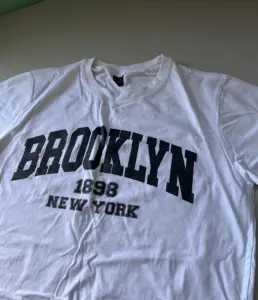 Футболка BROOKLYN