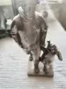 Cтатуэтка ЗИМНЯЯ ПРОГУЛКА отец с ребенком