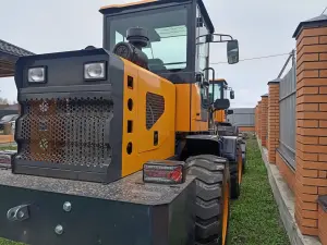 Погрузчик фронтальный
