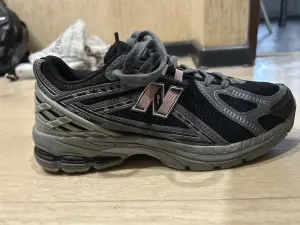 кроссовки new balance dark pink moon(точная копия, ориг 360 р.)