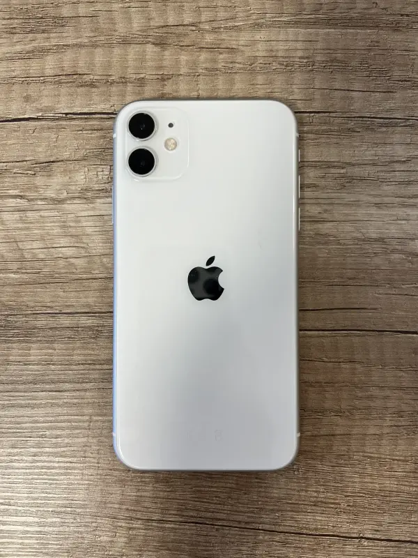 iPhone 11 (белый, 64Gb)