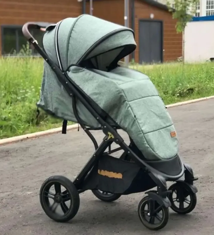 Детская прогулочная коляска luxmom