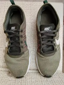 Кроссовки Nike