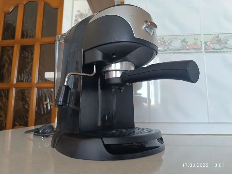 Кофемашина DeLonghi EC-220.CD.