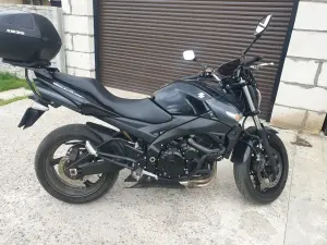 Мотоцикл Suzuki GSR 600