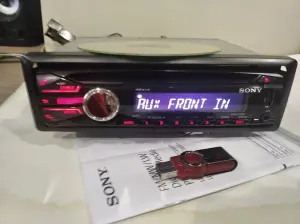 CD/MP3-магнитола USB aux Sony