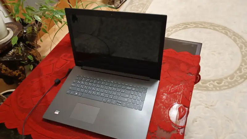 Ноутбук Lenovo 320-17AST Ideapad