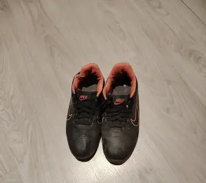 Кроссовки Nike