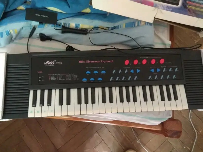 синтезатор с микрофоном Miles 3738 Electronic Keyboard 75 см