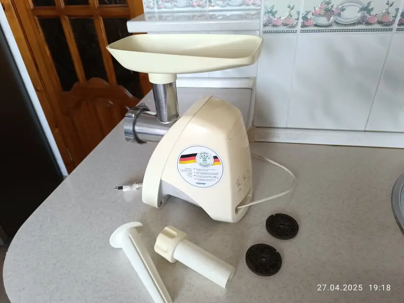 Электрическая мясорубка Zelmer MM1200.88. Мощность 1900 вт.