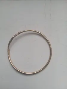 Потеряла золотую сережку