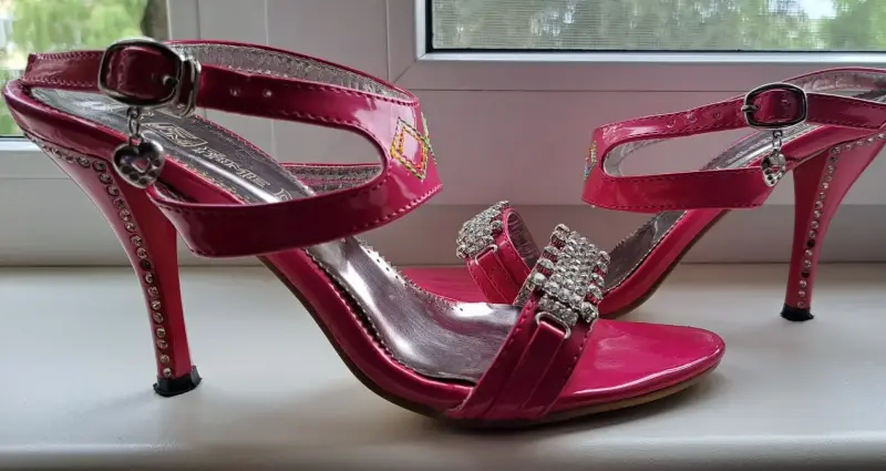 Босоножки черные, розовые, р.36, б.у-2пары - Уваровичи - 201885 - Доска объявлений Kupika.by - Фото 7