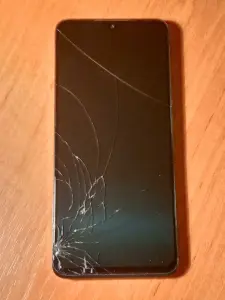 TCL 30 Plus сматрфон