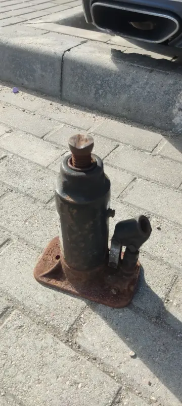 Домкрат 5т.