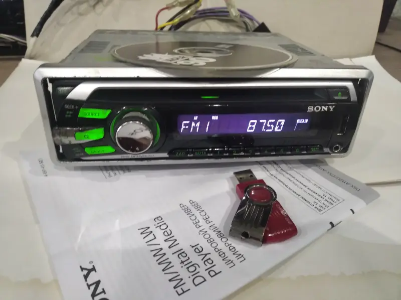 Магнитола.SonyCD MP3 USB