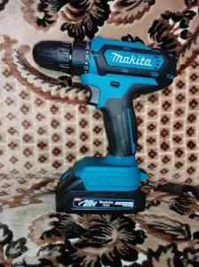 шуруповёрт-дрель makita