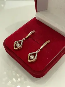Серьги залотые с бриллиантами