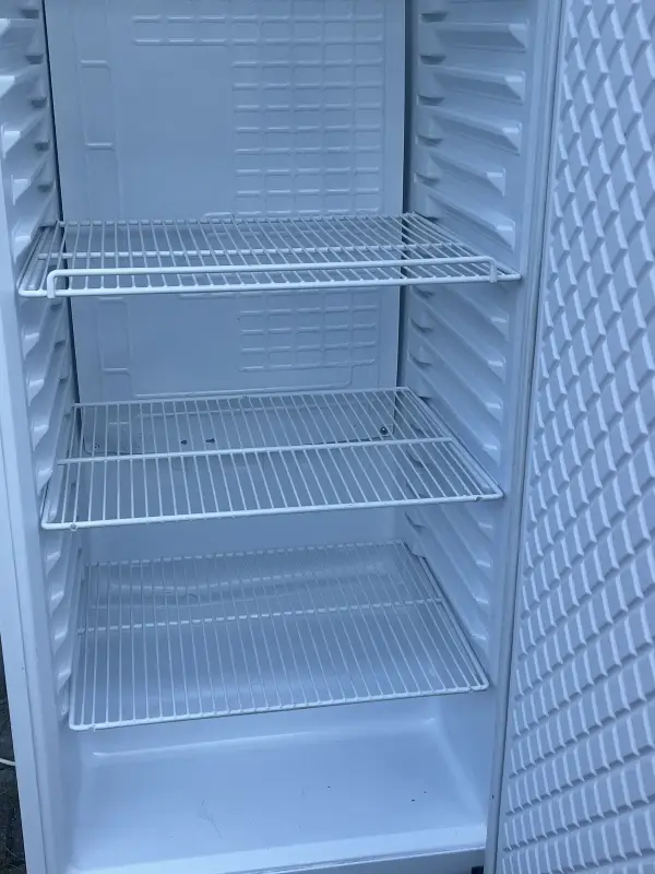 Холодильный шкаф Tefcold SDU 1375 - обмен