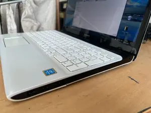 ноутбук Sony Vaio SVE151D11V