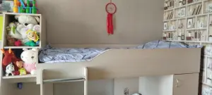 Двухъярусная кровать