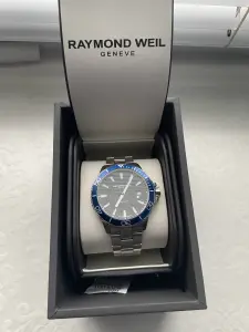 оригинальные швейцарские часы Raymond Well