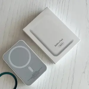 Apple MagSafe Battery Pack 10.000 mAh . Внешний аккумулятор (копия)
