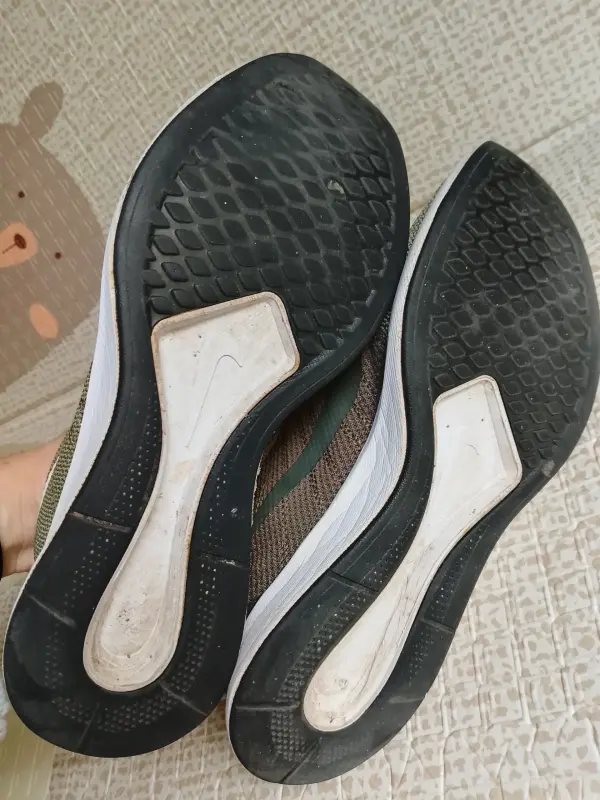 Кроссовки Nike