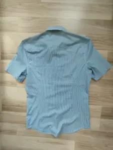 Рубашка H&M р-р 46(S)-новая