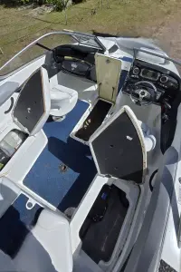 Катер BRP SEA-DOO CHALLENGER 210
