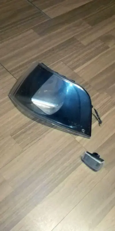 Поворотник Volvo