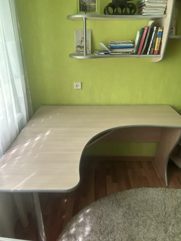 Стол