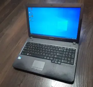 SAMSUNG / HDD 320GB / RAM 4GB