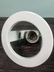 Потолочный Светильник, R63, E27, 100 Вт. Белый. Диаметр 12,5 см
