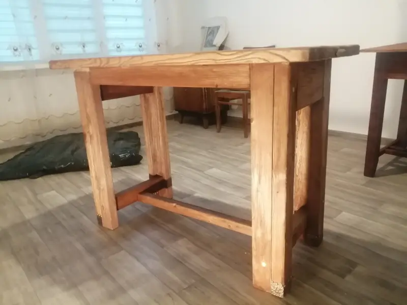 Стол под старину