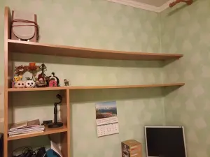 Стол письменный с полками