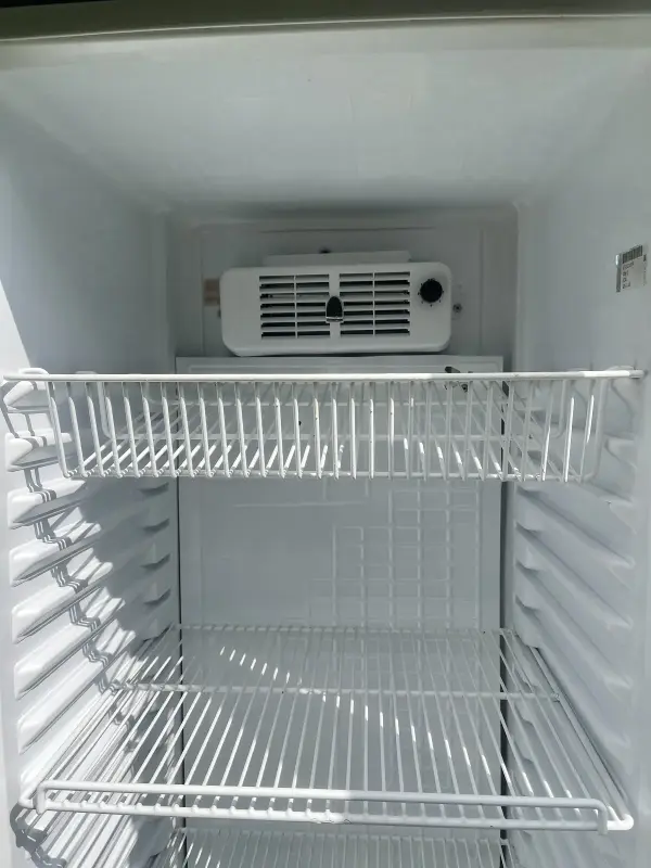 Холодильный шкаф Tefcold SDU 1375 - обмен