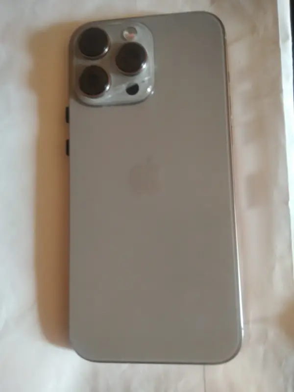 iPhone 16 pro max копия