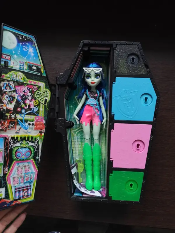 Кукла Monster High HNF81 Неон Гуллия Йелпс