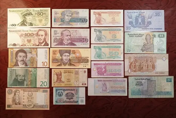 Раритетные банкноты конца XX-го века по 9 руб.