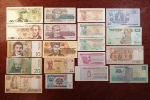 Раритетные банкноты конца XX-го века по 9 руб.
