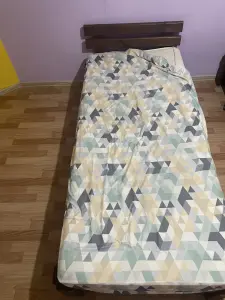 Кровать