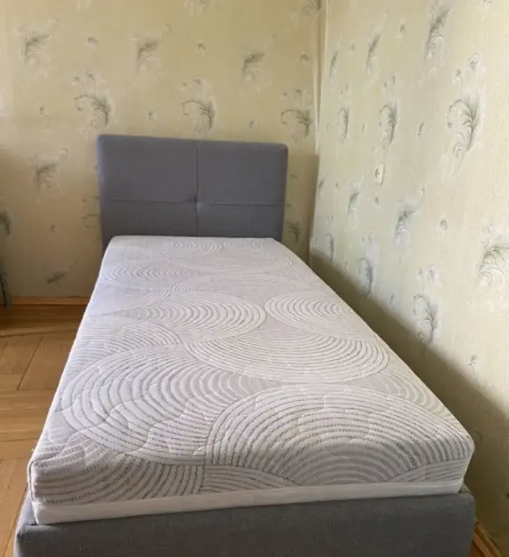 Кровать