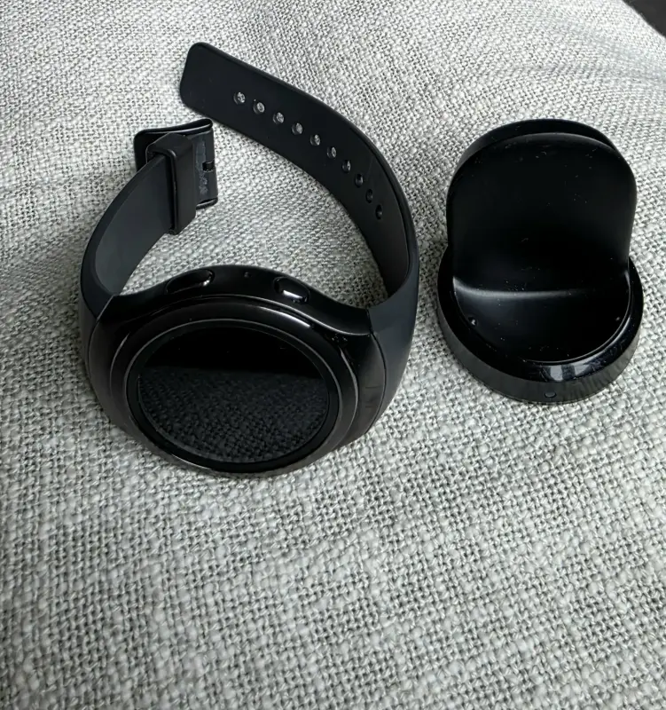 Умные часы Samsung Gear S2