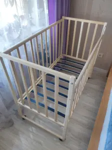 Детская кроватка
